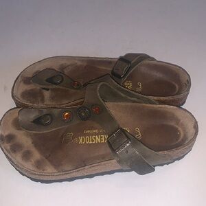 Birkenstock Gizeh Brown Sandals with Buckle 37